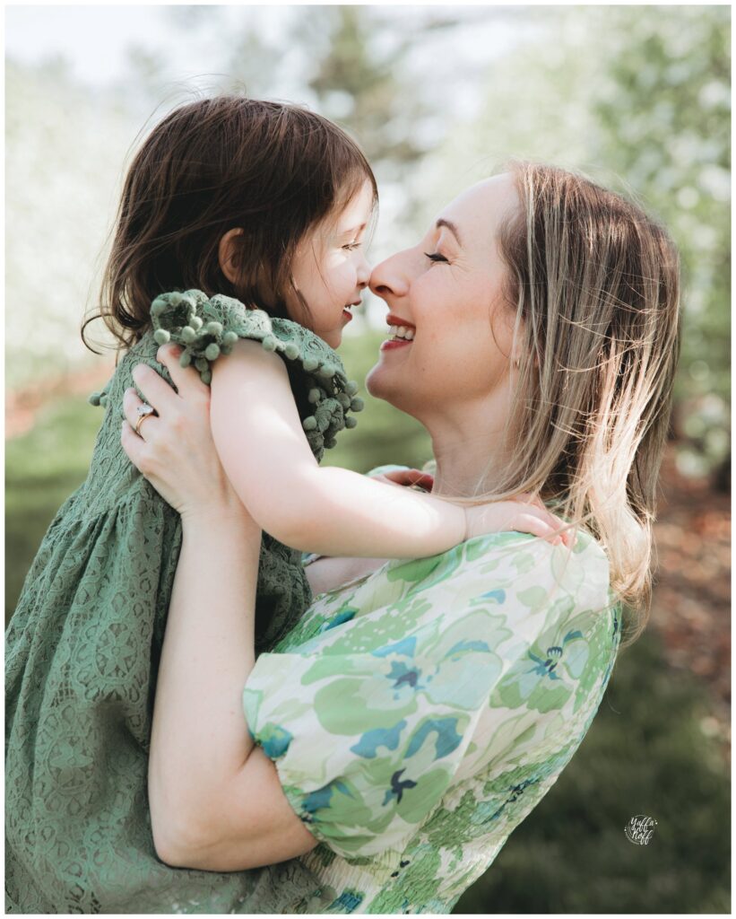 outdoor spring photo session