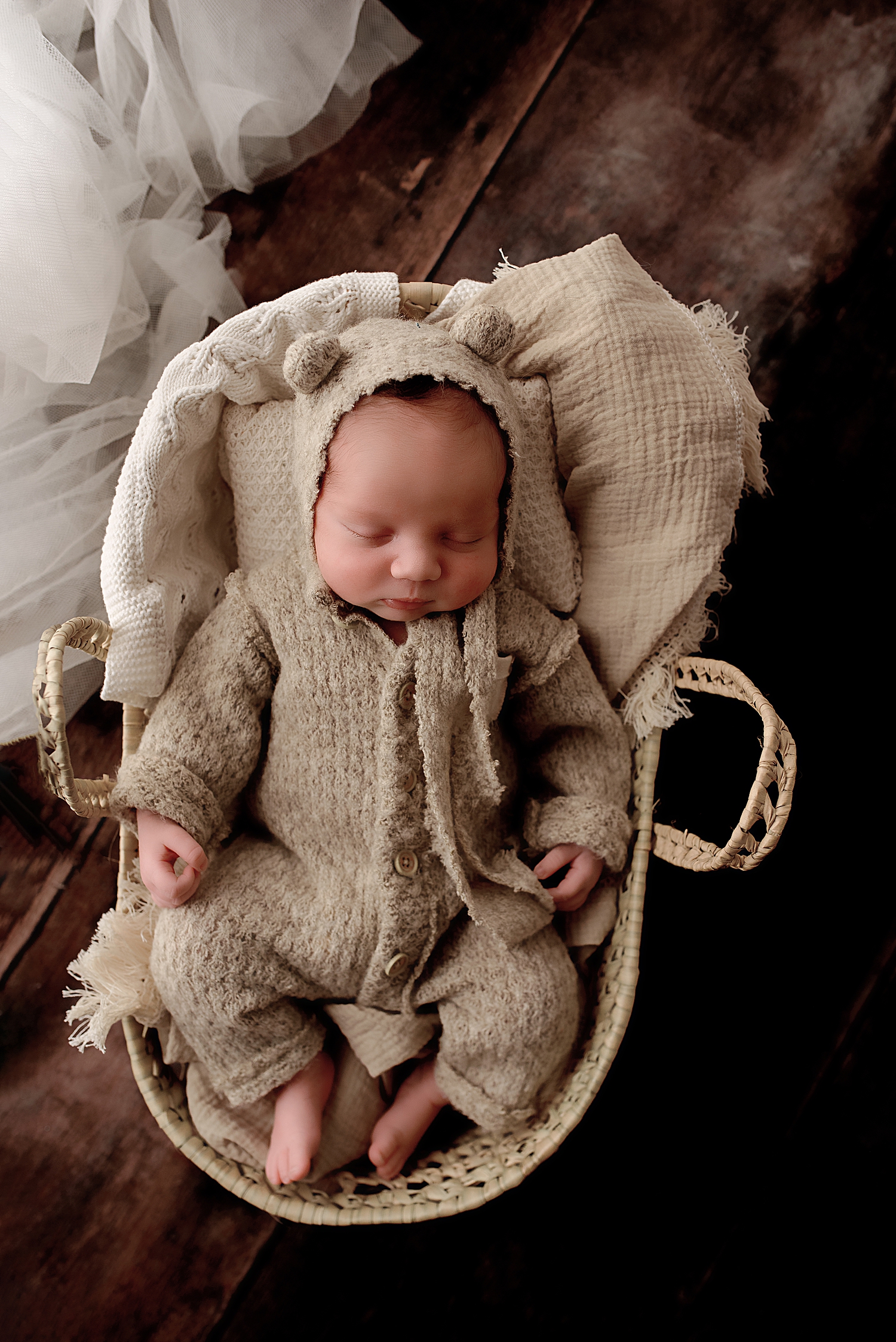 baby in bear ears shows how to personalize your session